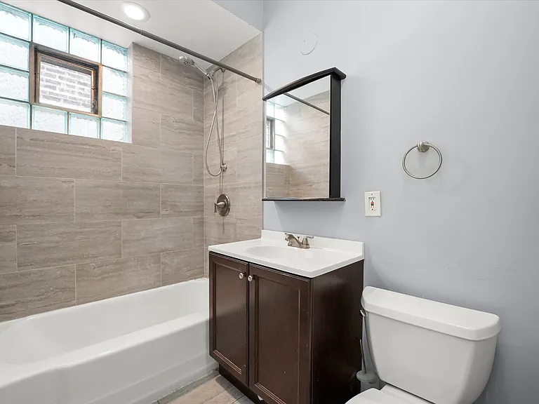 1124 N Central Park Ave #2 — Photo 7
