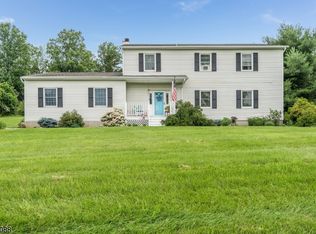 4 Fieldcrest Dr, Hackettstown, NJ 07840