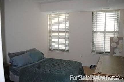 MASTER BEDROOM
						:
						HUGE WALK IN CLOSET