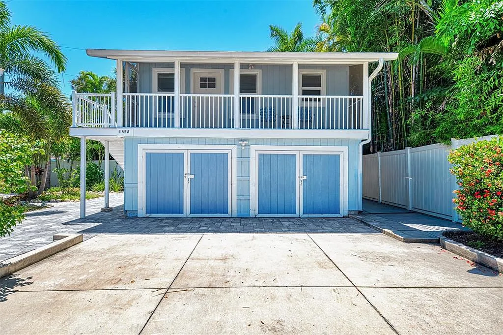 2 bed, 1.0 bath, 1012 sqft, $2,900 — Photo 1