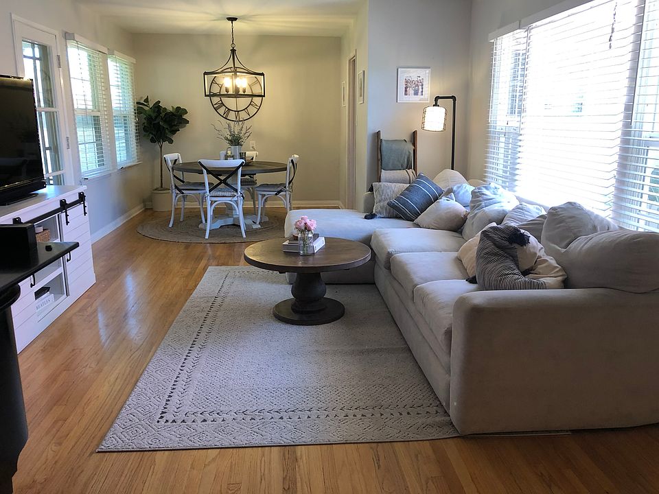 2nd image of 21509 Ocean Ave