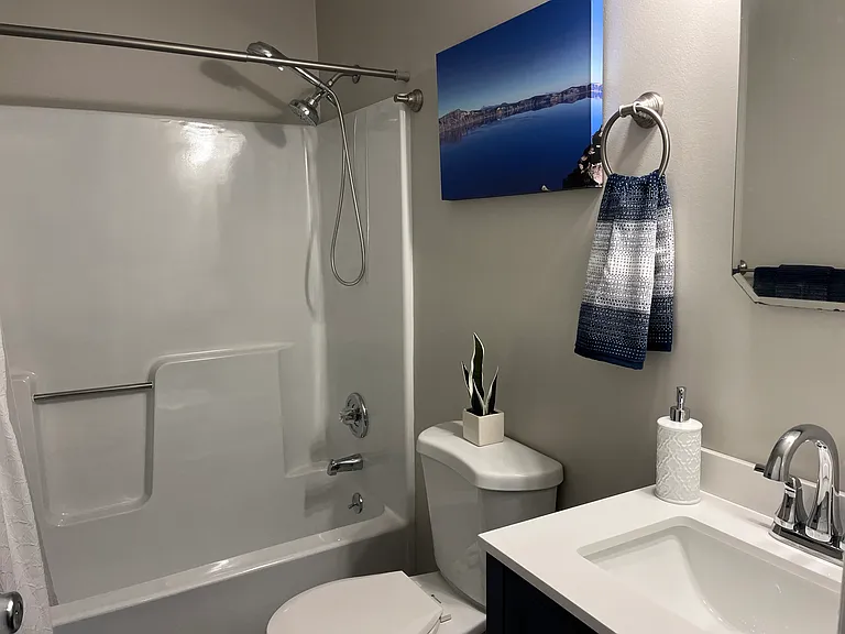 Upstairs full bath