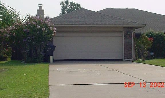 Front view of 9610 Berkley Ct