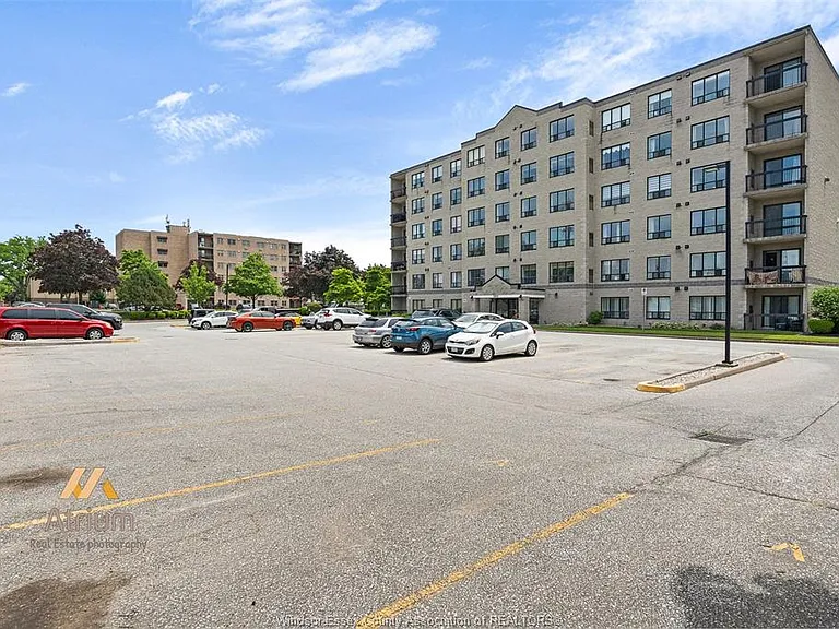 1885 Normandy St #305 — Photo 2