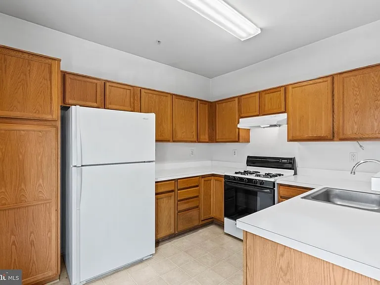 3508 Clay Creek Ct — Photo 13