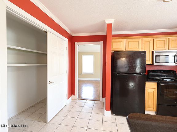 5th image of 26301 Brooklyn Ln