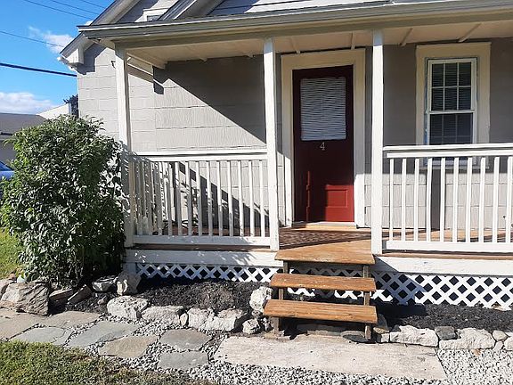 Side Porch enters Kitchen