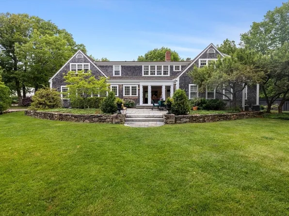 39 Bay Pond Rd, Duxbury, MA 02332