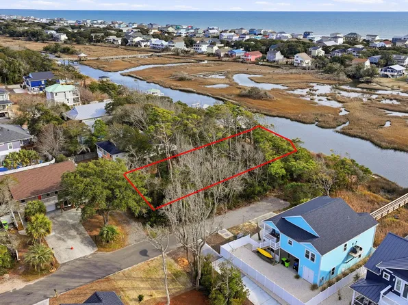 120 SE 17th Street, Oak Island, NC 28465
