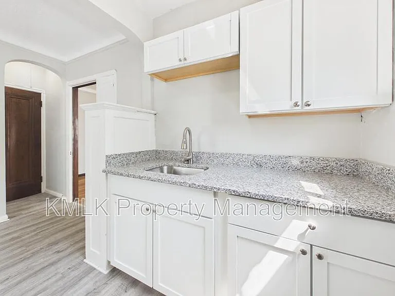 1352 Kenilworth Ave — Photo 20