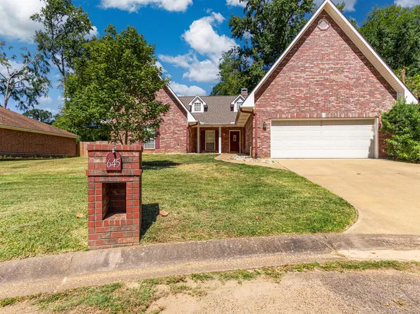 645 Saint James Pl, Nacogdoches, TX 75961