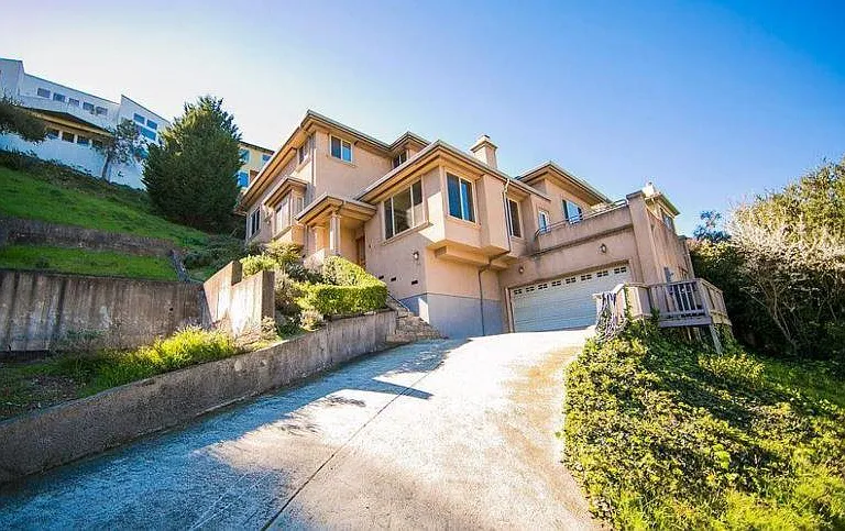 910 Alvarado Rd — Photo 1