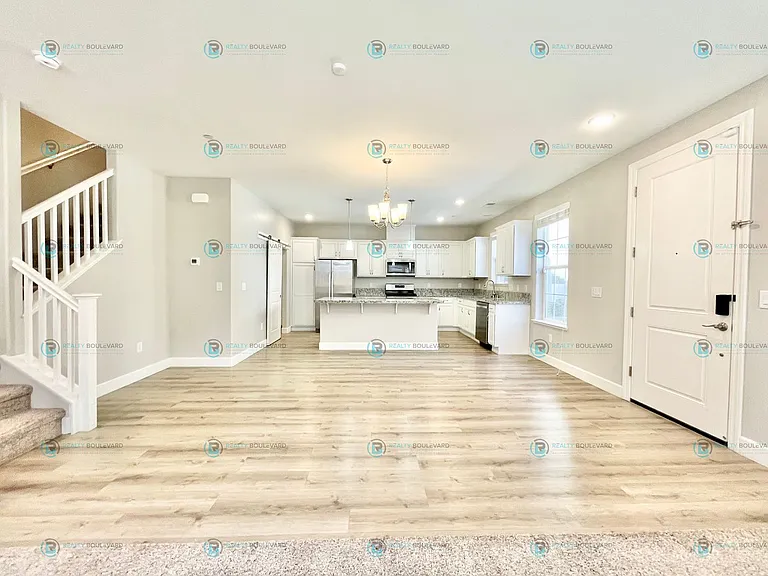 1815 Dark Horse Rd #B — Photo 11