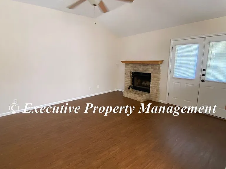 917 Whirlaway Dr — Photo 7