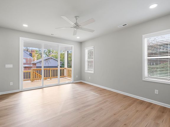 3rd image of 4204 Reavis Rd #102