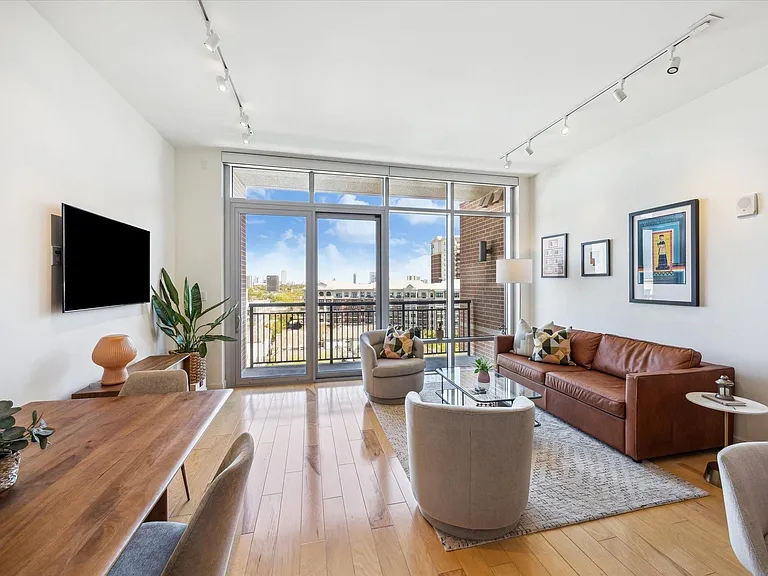 2207 Bancroft St #907 — Photo 3