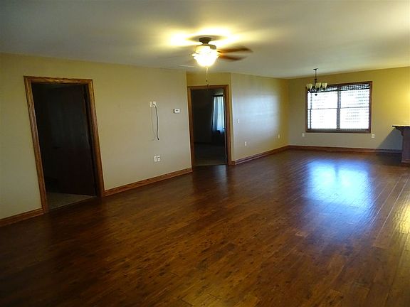 4th image of 1302 E 110th St S