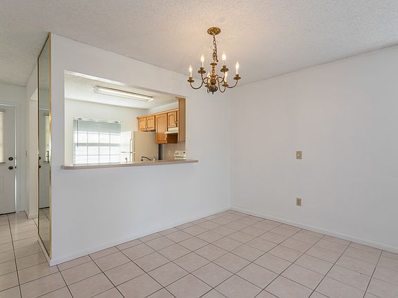 4th image of 63 Kings Colony Ct S
