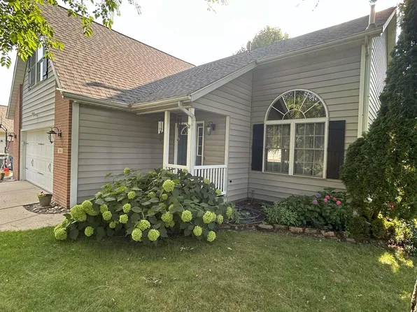 7842 Wapiti St, Portage, MI 49002