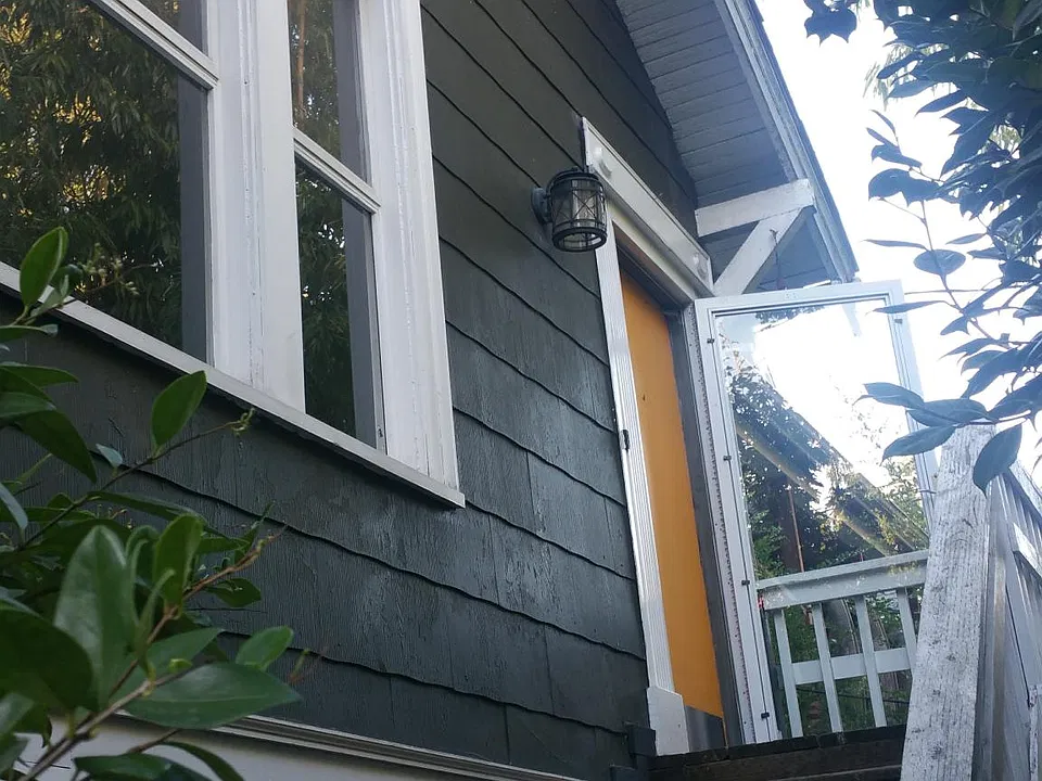 Craftsman Charm on tree lined street;
Heart of Seattle!