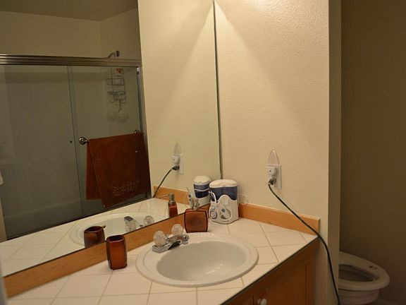 4th image of 25028 SE 43rd Way #1