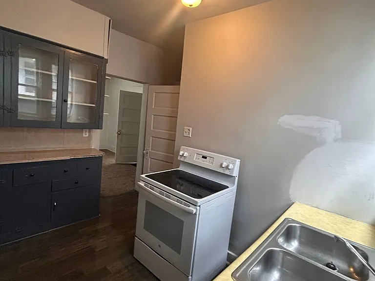 3410 Webster St — Photo 5