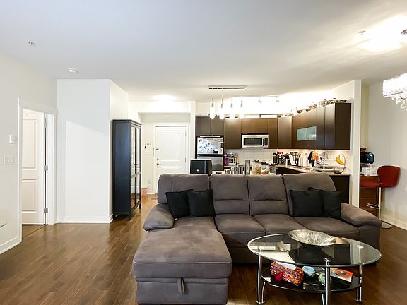 3rd image of 13321 102a Ave #322