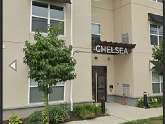 2nd image of 1325 Chelsea Ave APT 210