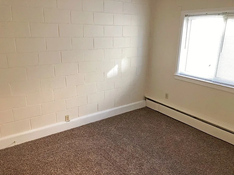 Maple Court — Photo 23