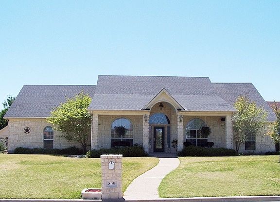 2nd image of 805 Remington Park Dr