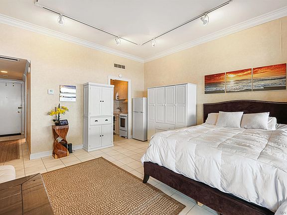 2nd image of 939 Coast Blvd Unit 3A