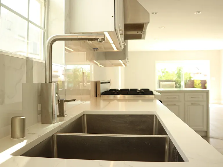 832 Rose Ave — Photo 23