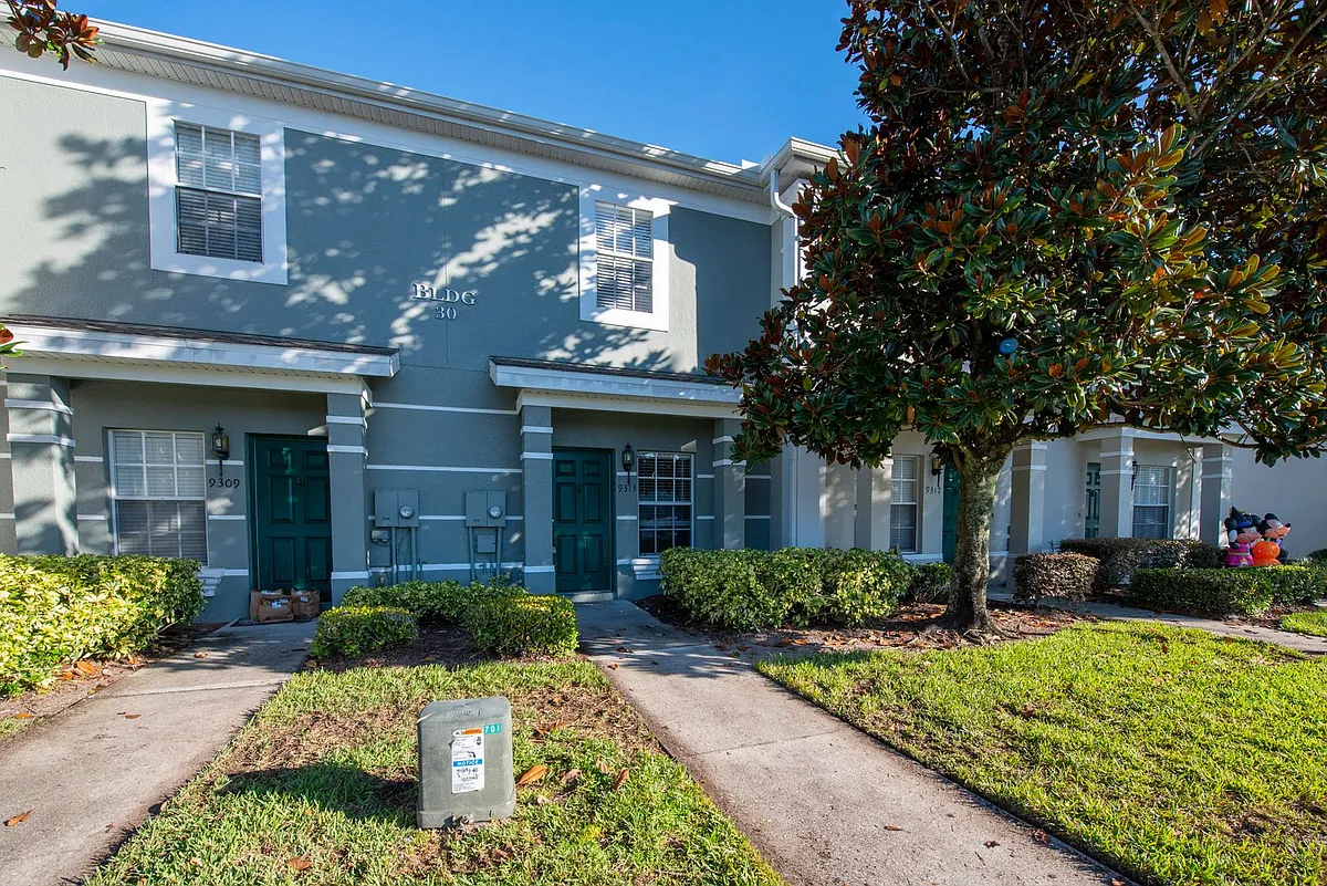 Building Photo - 9313 Jasmine Flower Ln