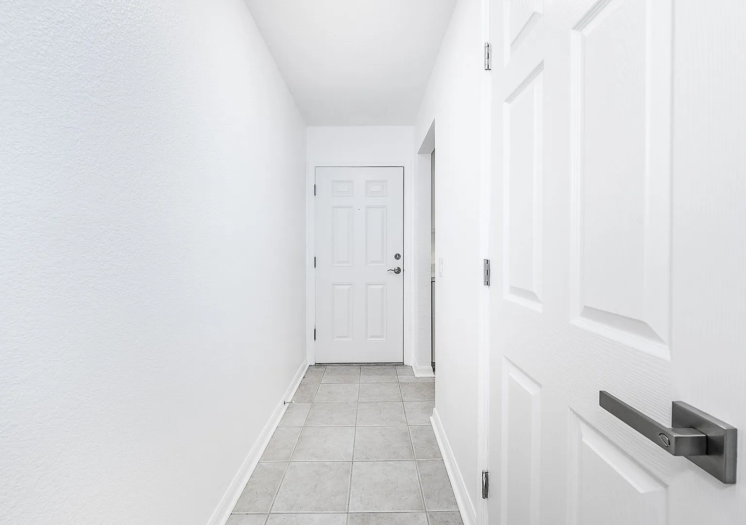 Updated 2-Bedroom Condo Prime Punta Gorda Location — Photo 3