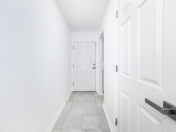 3rd image of 1001 W Marion Ave APT 11