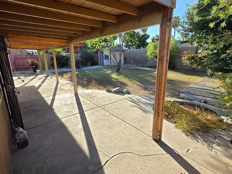 9708 Laurel Park Ave — Photo 12