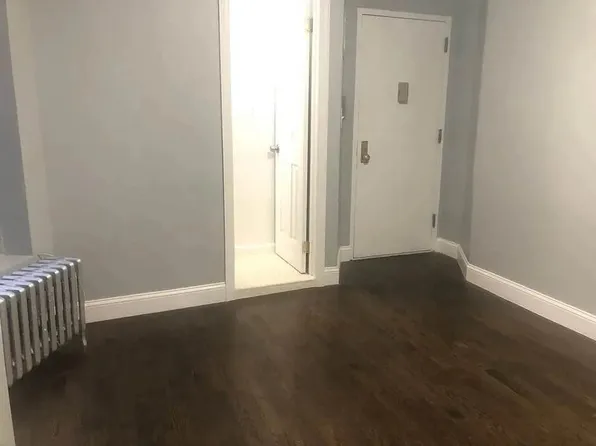 428 East 116th Street image 2 of 12