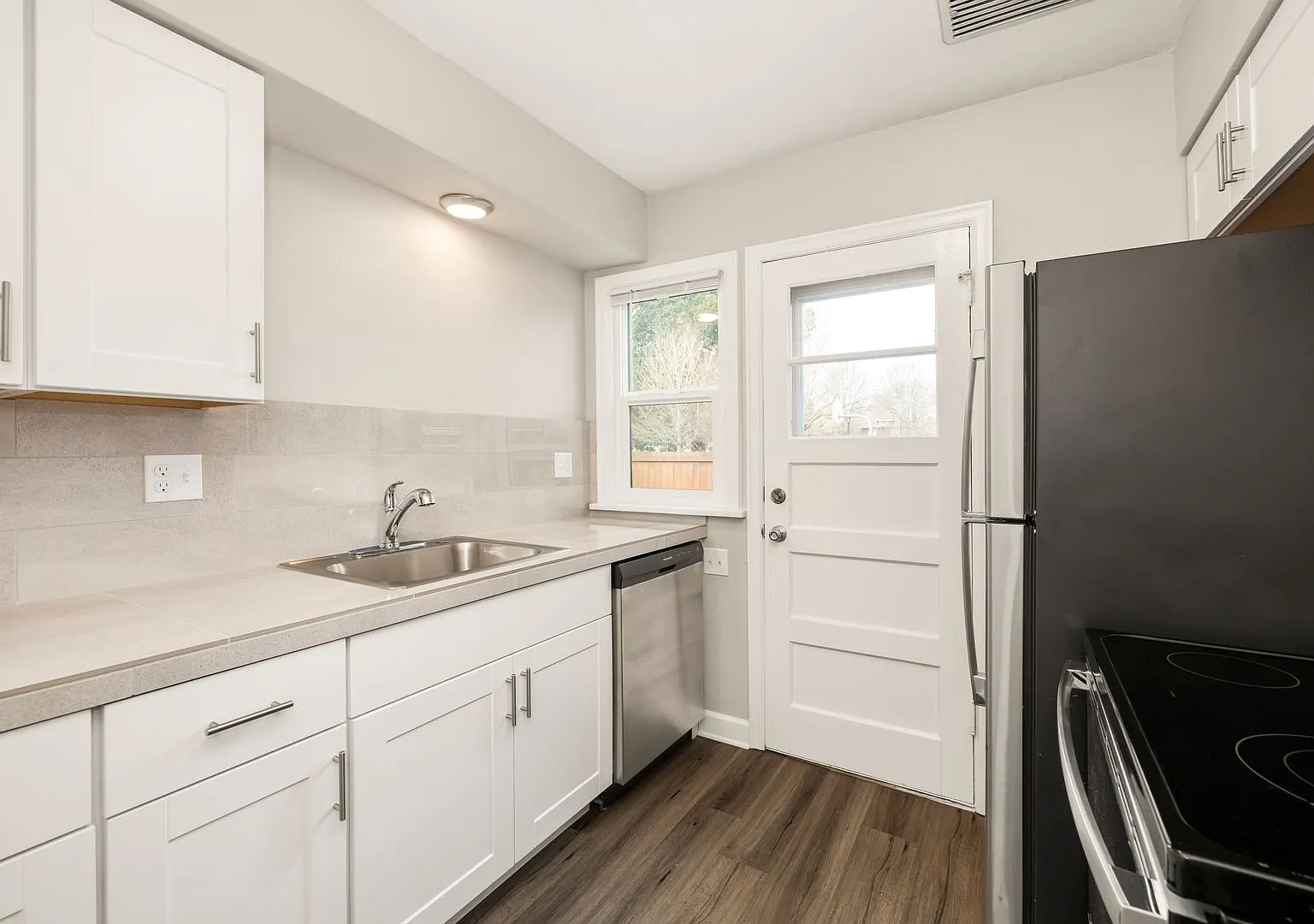 Parkside Apartments — Photo 3