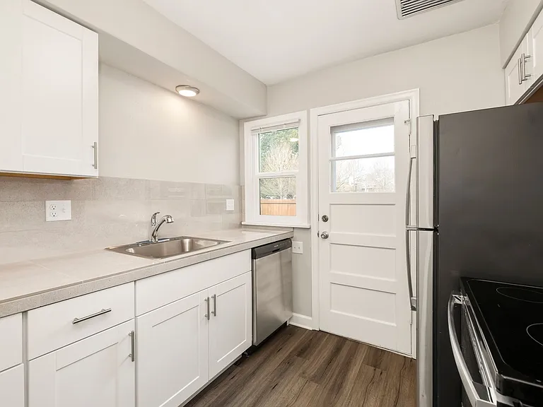 Parkside Apartments — Photo 2