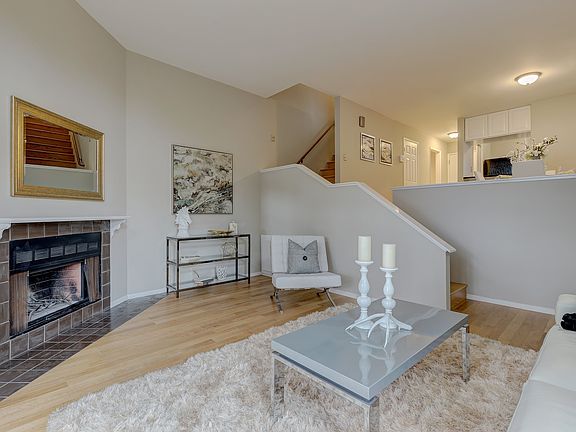 2nd image of 45 Hyde Ct APT 6