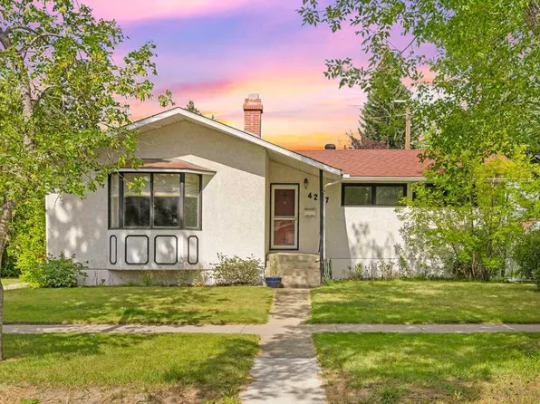 4207 SW Brisebois Dr NW, Calgary, AB T2L 2G1