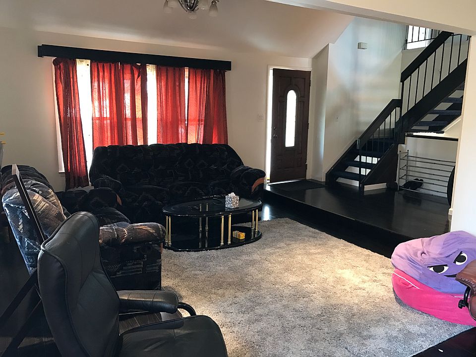 1st image of 9 Gabon Ln
