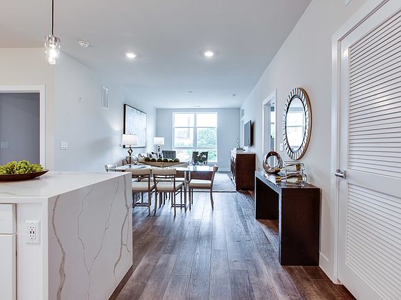 2 Bedroom Den 2.5 Bath