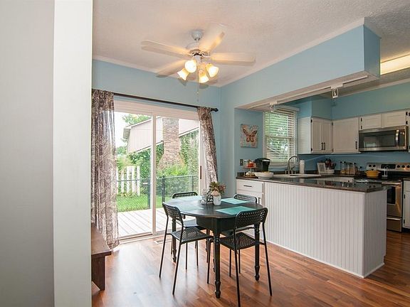 5th image of 5844 Buttonwood Dr