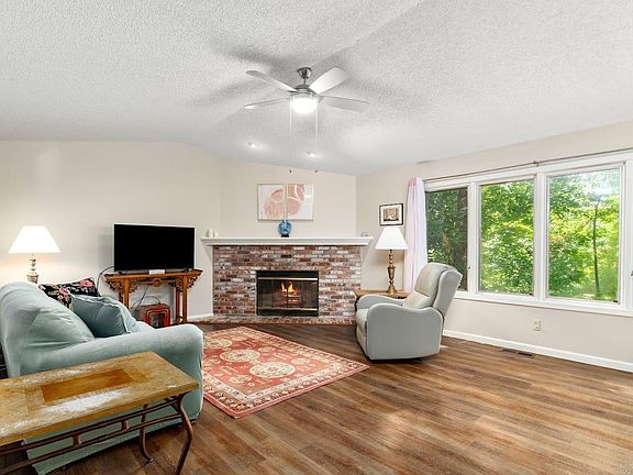 5th image of 54 Malaga Way