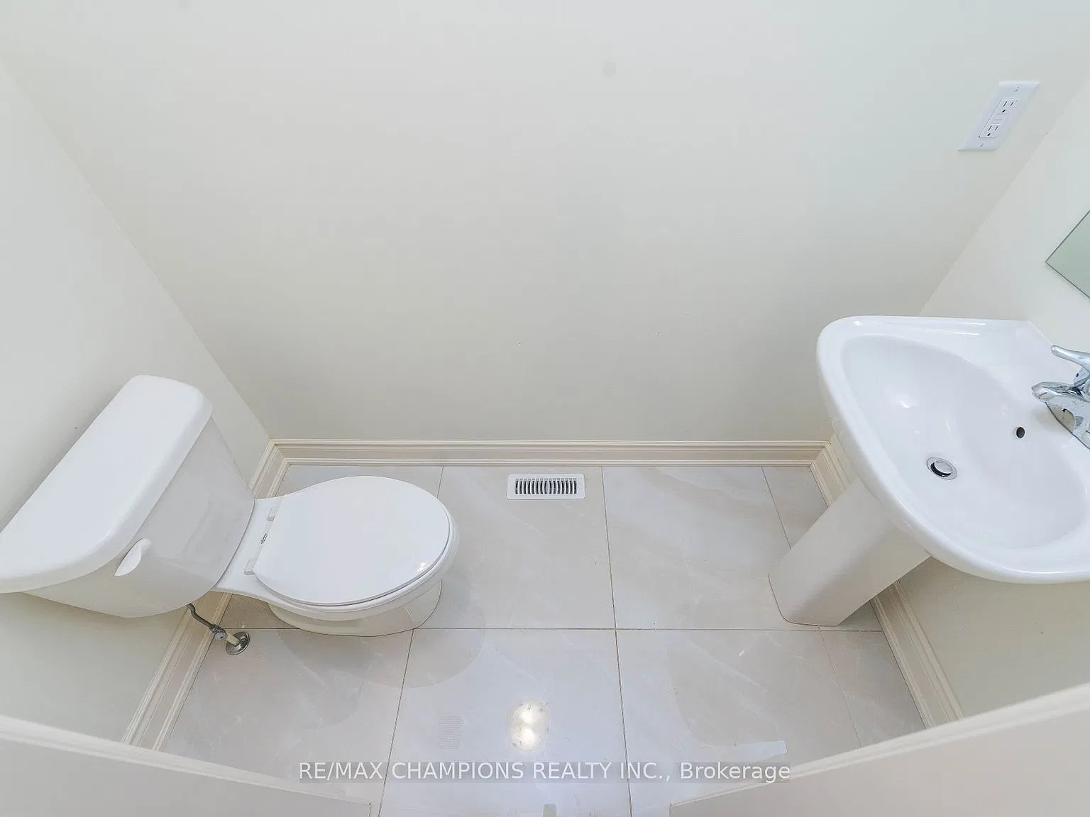 5 bed, $4,200 — Photo 4