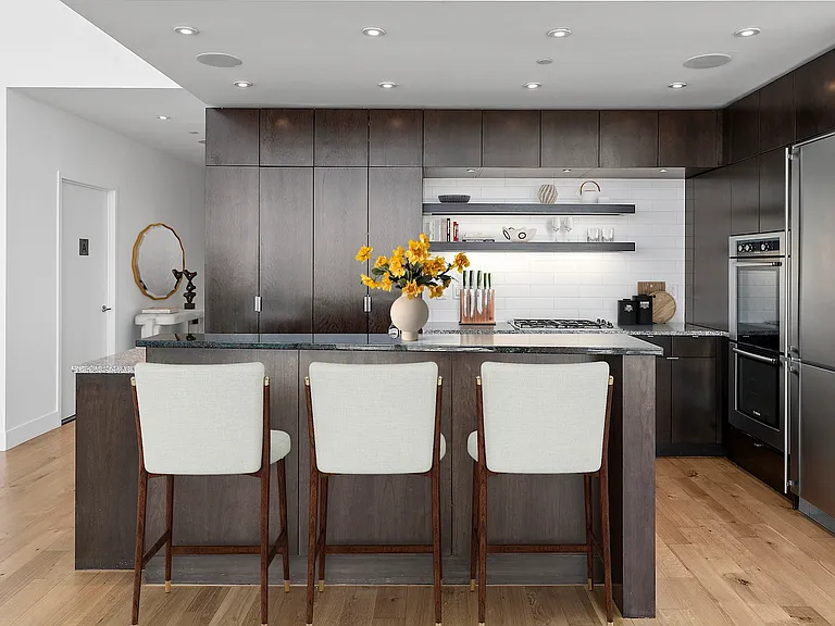306 W 48th St #Penthouse 43 — Photo 4