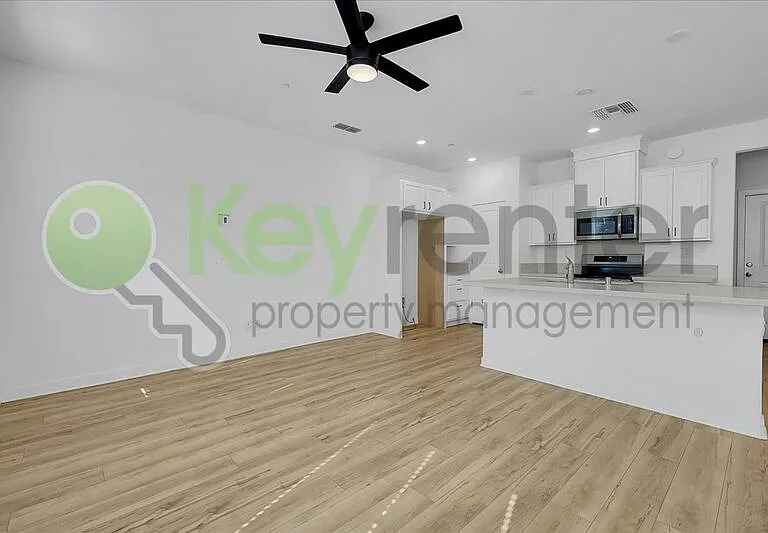 5301 E Commerce Way #44104 — Photo 3