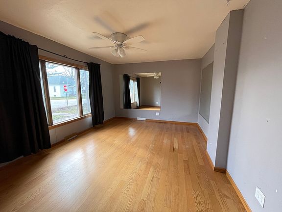 5th image of 602 E Hopkins Ave
