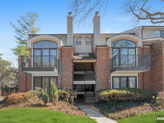 2 Peabody Ct #1002, Teaneck, NJ 07666